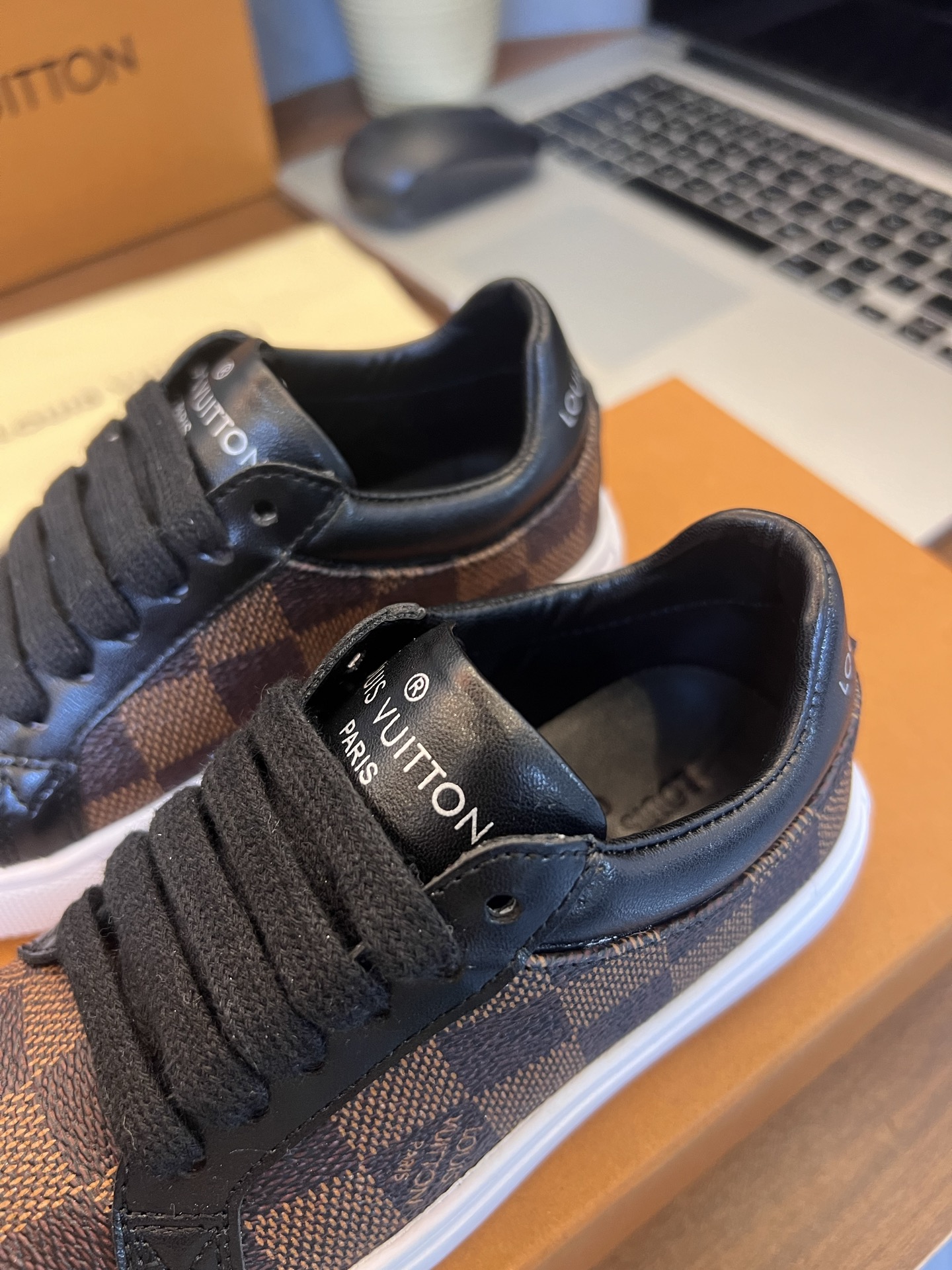 Children's shoes child